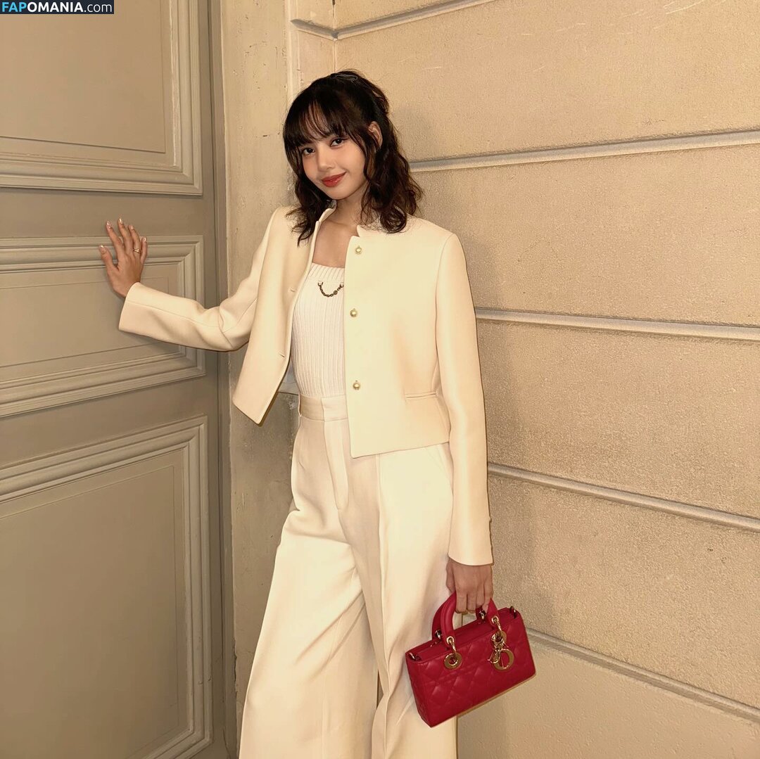 Blackpink / Lisa / lalalalisa_m / lisaamane Nu OnlyFans  Foto vazada #361