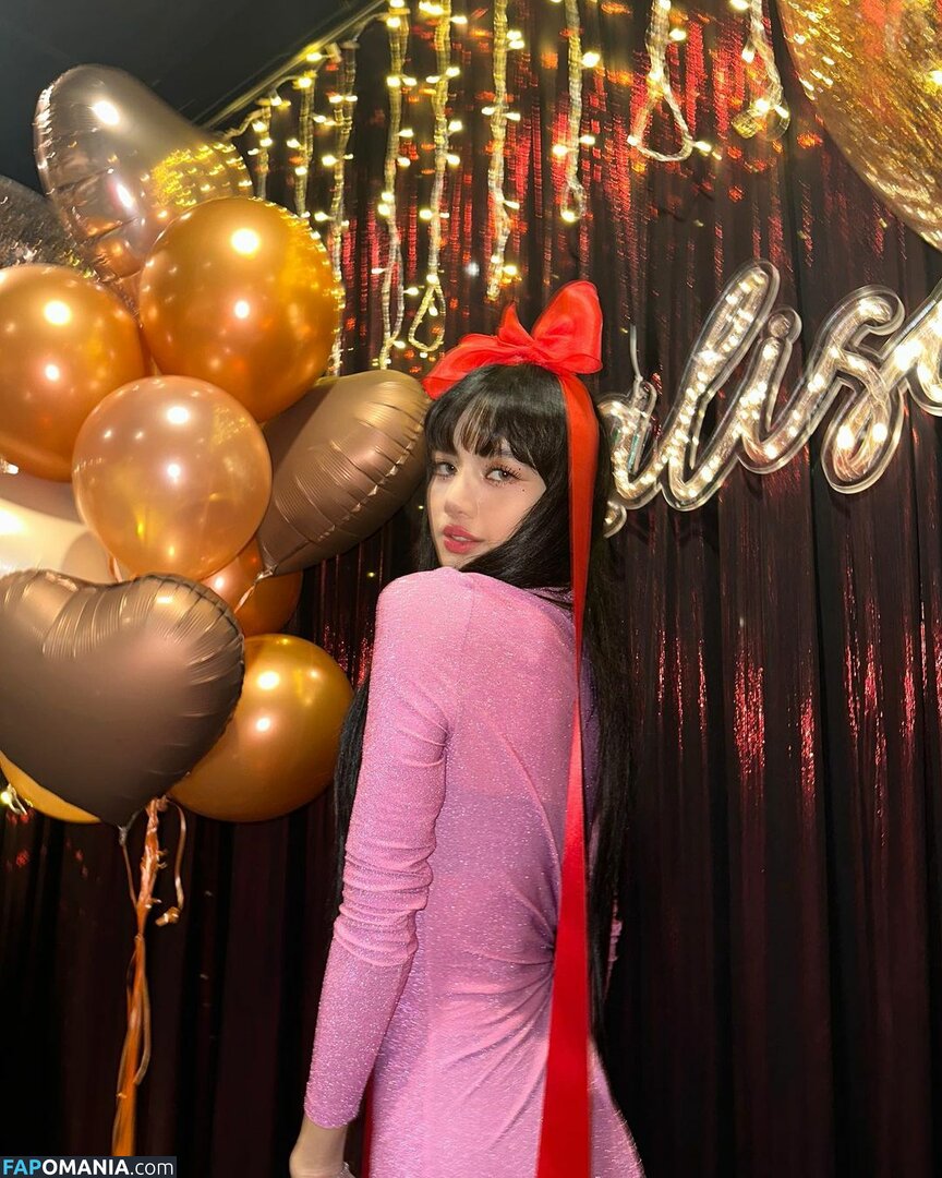 Blackpink / Lisa / lalalalisa_m / lisaamane Nu OnlyFans  Foto vazada #378