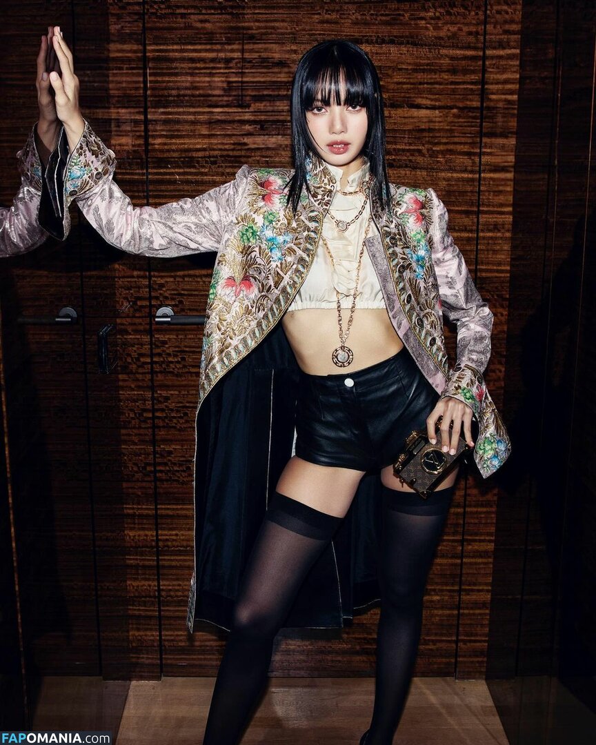 Blackpink / Lisa / lalalalisa_m / lisaamane Nu OnlyFans  Foto vazada #437