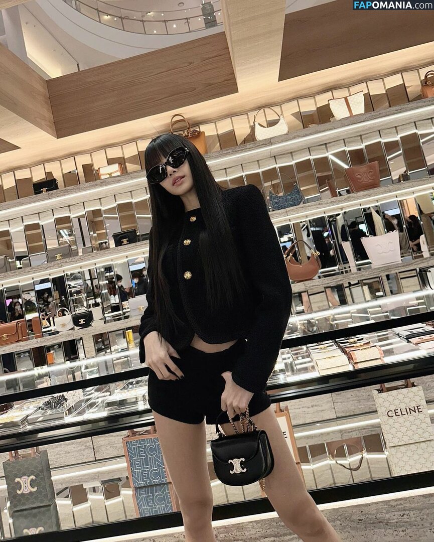 Blackpink / Lisa / lalalalisa_m / lisaamane Nu OnlyFans  Foto vazada #452