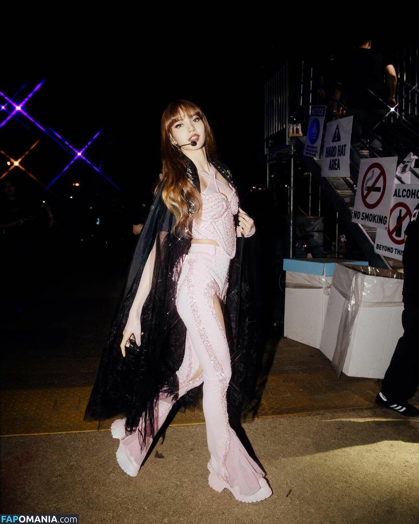 Blackpink / Lisa / lalalalisa_m / lisaamane Nu OnlyFans  Foto vazada #461