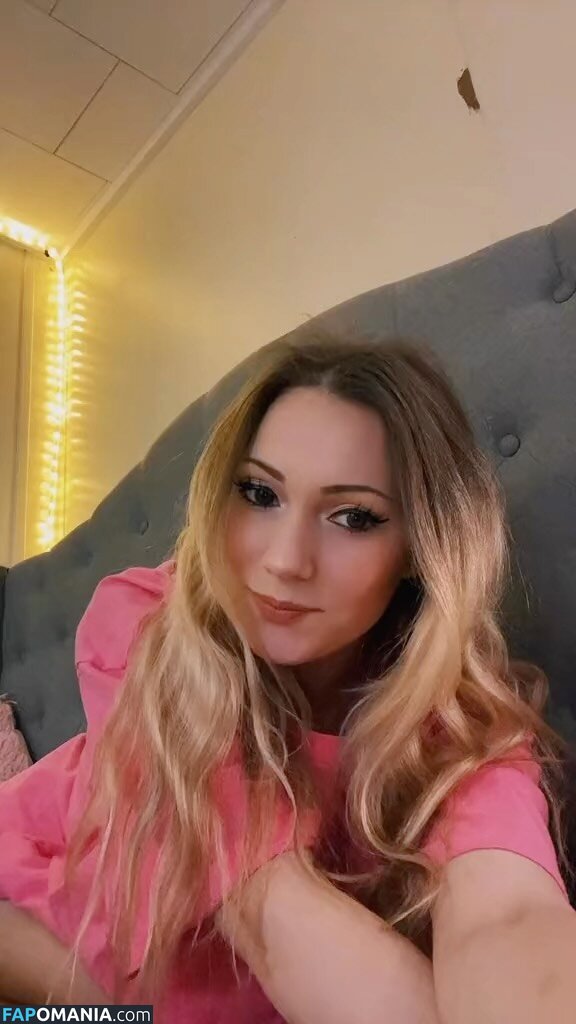 Little Momma / Littleemommaa21 / littlee.mommaa23 / littleemommaa23 Nu OnlyFans  Foto vazada #12
