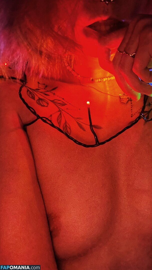 Little Satana / little.satana / s.satana_666 / tomnaya_satana Nu OnlyFans  Foto vazada #24