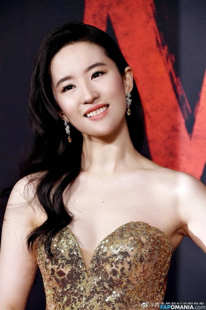 Liu Yifei / yifei_cc Nu OnlyFans  Foto vazada #9