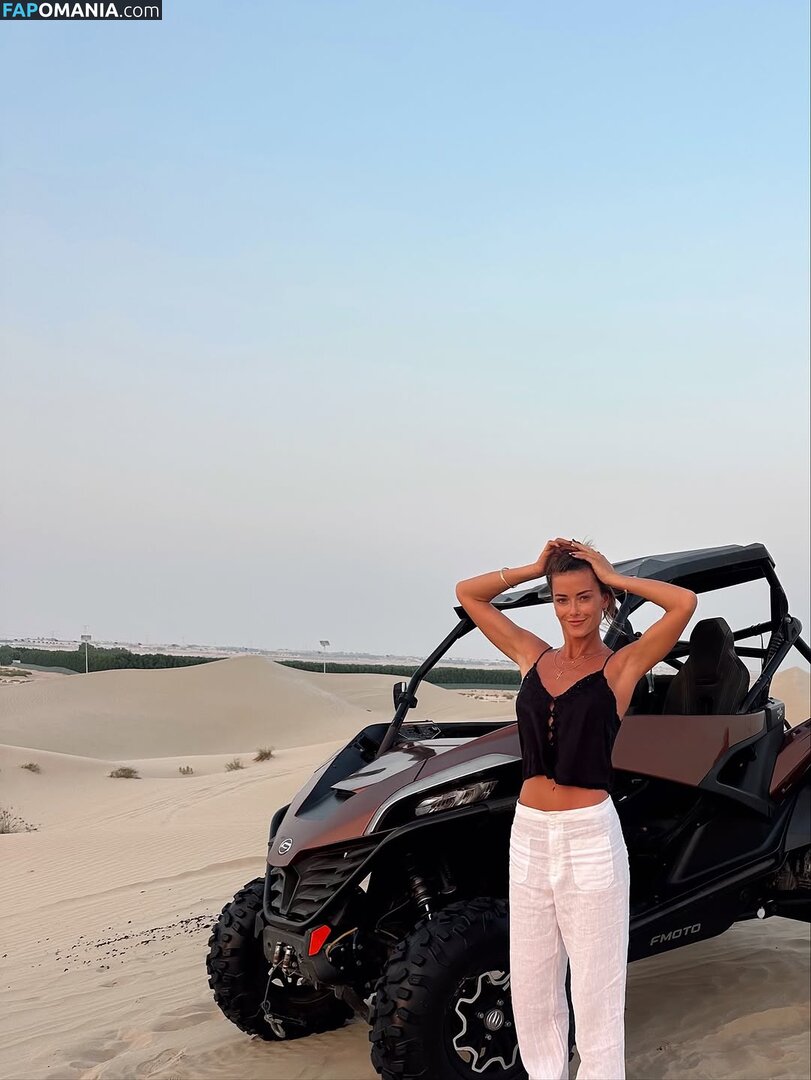Liv Bentley / Olivia Bentley / oliviabentleyk / theoliviabentley Nu OnlyFans  Foto vazada #4