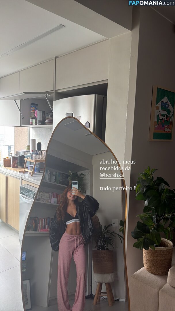 Liv Resenhas / livresenhas / livssecretlifefree Nu OnlyFans  Foto vazada #1