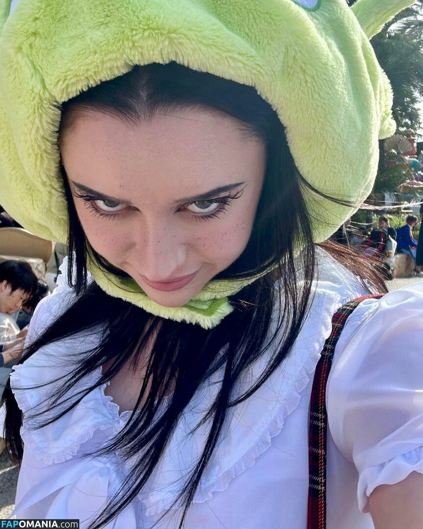 Liv Bevan / LivBev / livscopes Nu OnlyFans  Foto vazada #1