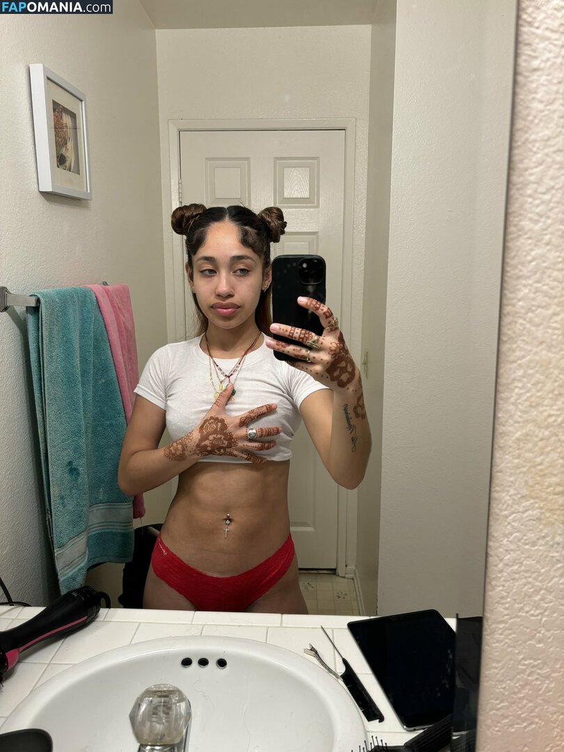 llupee.e / lupefree / xxprettyfaacee Nu OnlyFans  Foto vazada #3