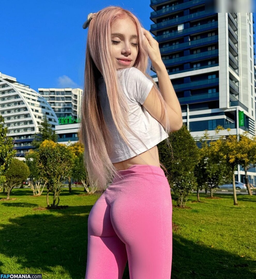 Belaofficial / LoLiBela / lolibela_2 / lovebela Nu OnlyFans  Foto vazada #42