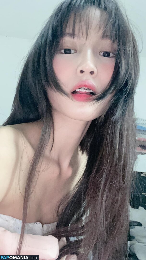 Lilith / Lou Aenlle / llthidk Nu OnlyFans  Foto vazada #7