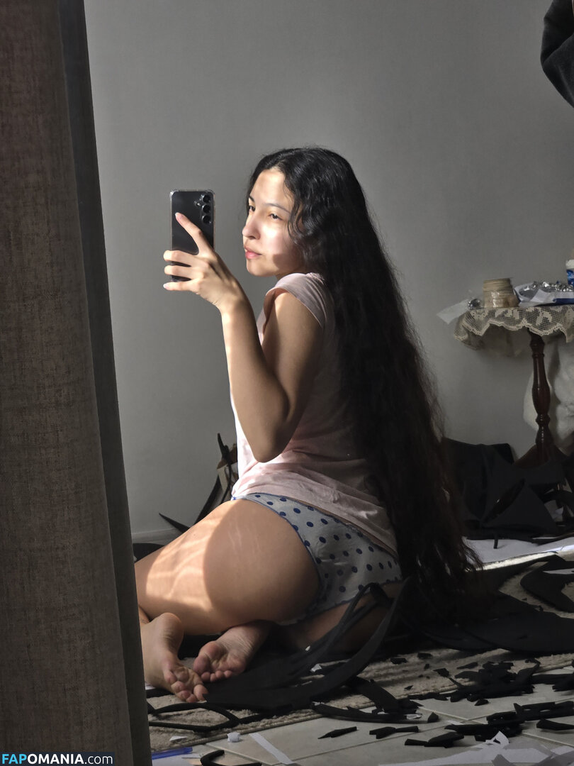 Luna Myosotis / LunaMyosotis Nu OnlyFans  Foto vazada #3