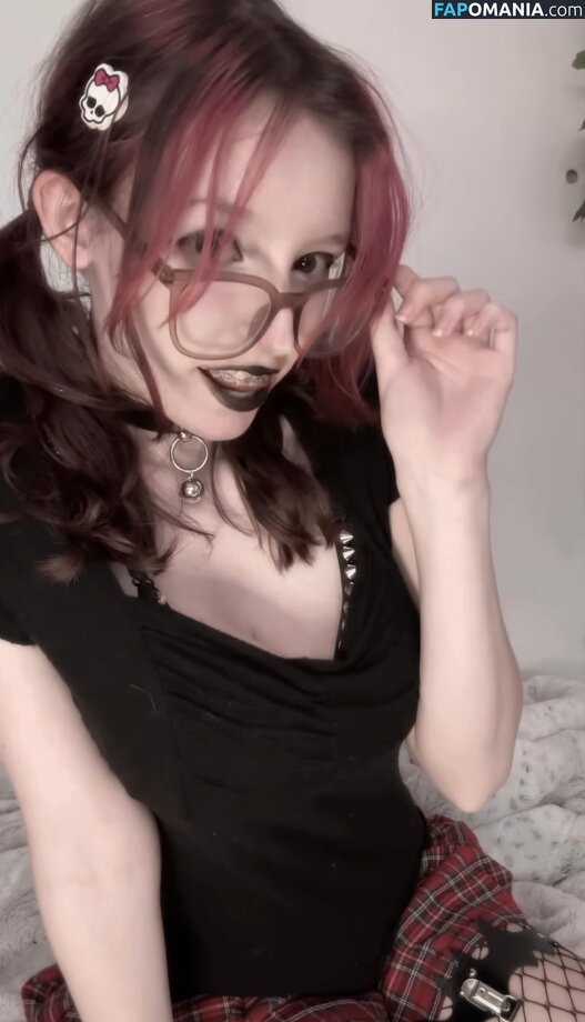 LunarStarshine / LunarSunshine / luna_sunshine_official / lunasunshine420 Nu OnlyFans  Foto vazada #3