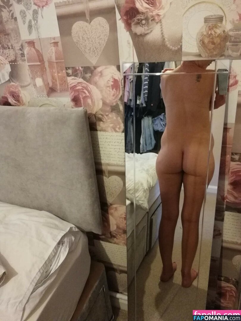 Lyl_24 / layla_24 Nu OnlyFans  Foto vazada #3
