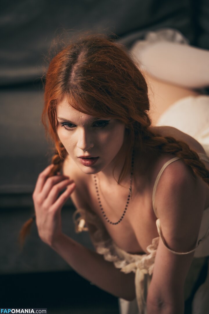 ellie_grau / m0llb / mamad0ll / mollb_cosplay Nu OnlyFans  Foto vazada #19