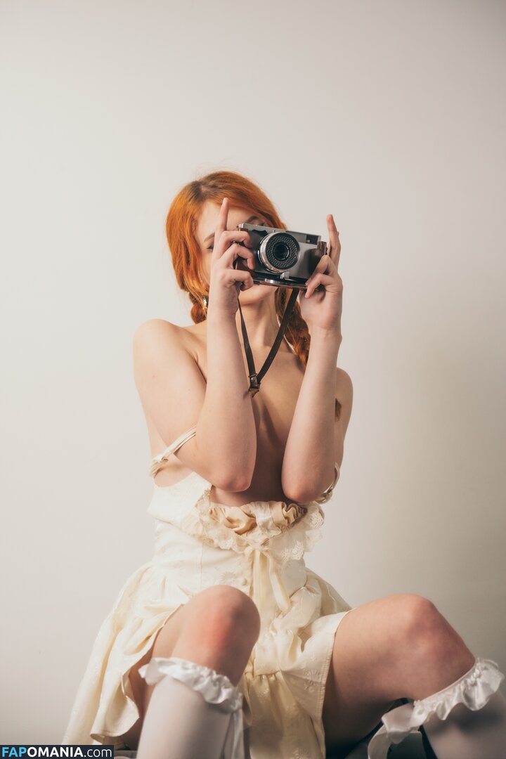 ellie_grau / m0llb / mamad0ll / mollb_cosplay Nu OnlyFans  Foto vazada #28