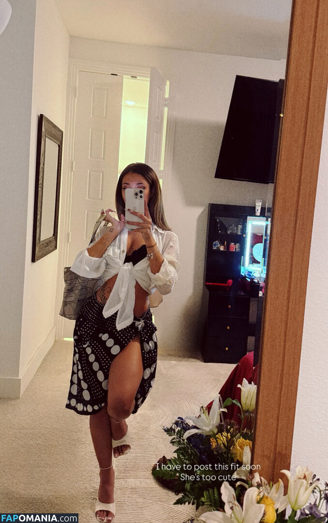 m1a_.r4ven / miaraven Nu OnlyFans  Foto vazada #1