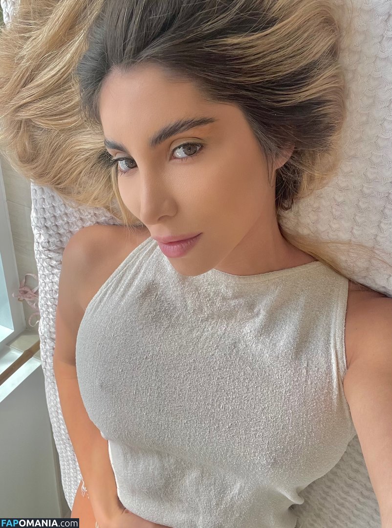 Madlen / esmeraldai / esmeraldai_xx / madlenesmer Nu OnlyFans  Foto vazada #22