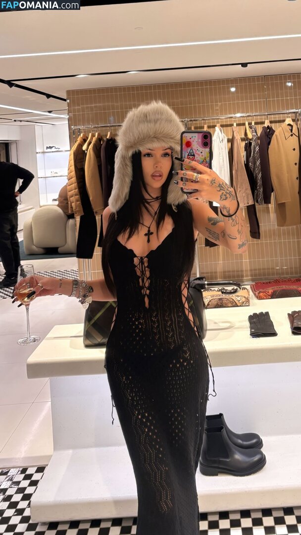 Maggie Lindemann / MaggieLindemann / alienme0w Nu OnlyFans  Foto vazada #236