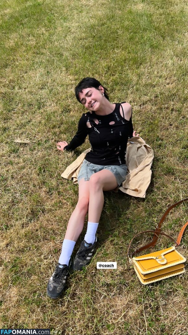 Maisie Williams Nu Foto vazada #12