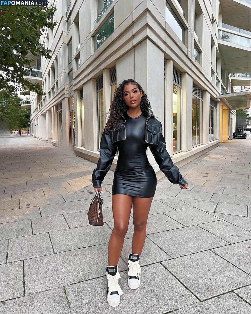 Malaika Terry / malaikaterry / malaikaterryy Nu OnlyFans  Foto vazada #101