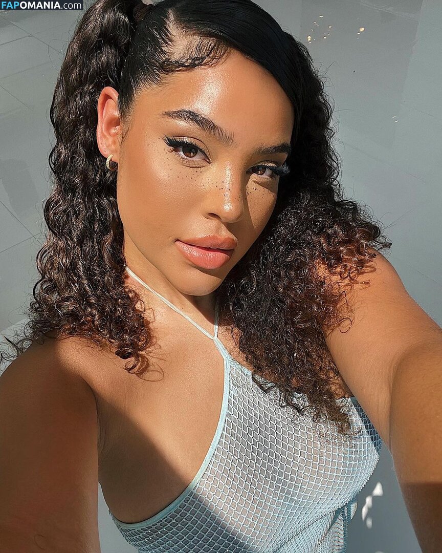 Malaika Terry / malaikaterry / malaikaterryy Nu OnlyFans  Foto vazada #387