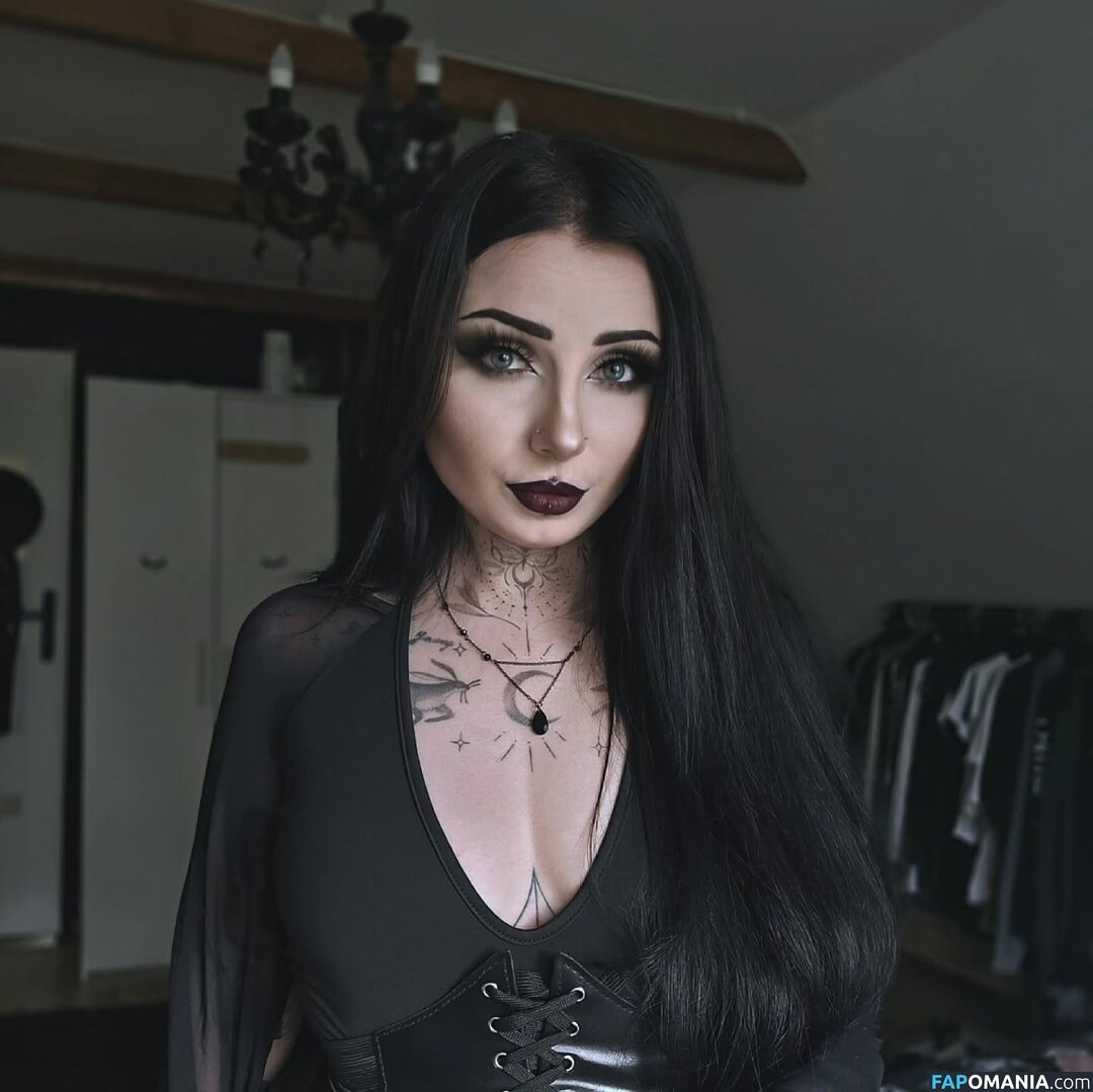 Marciasrarcia / Marta M. Nu OnlyFans  Foto vazada #1