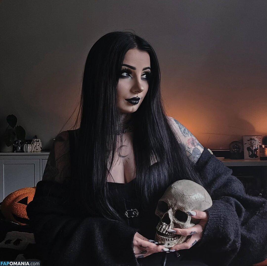 Marciasrarcia / Marta M. Nu OnlyFans  Foto vazada #2