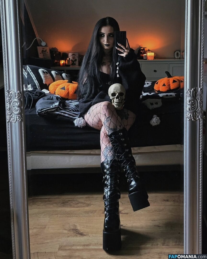 Marciasrarcia / Marta M. Nu OnlyFans  Foto vazada #4