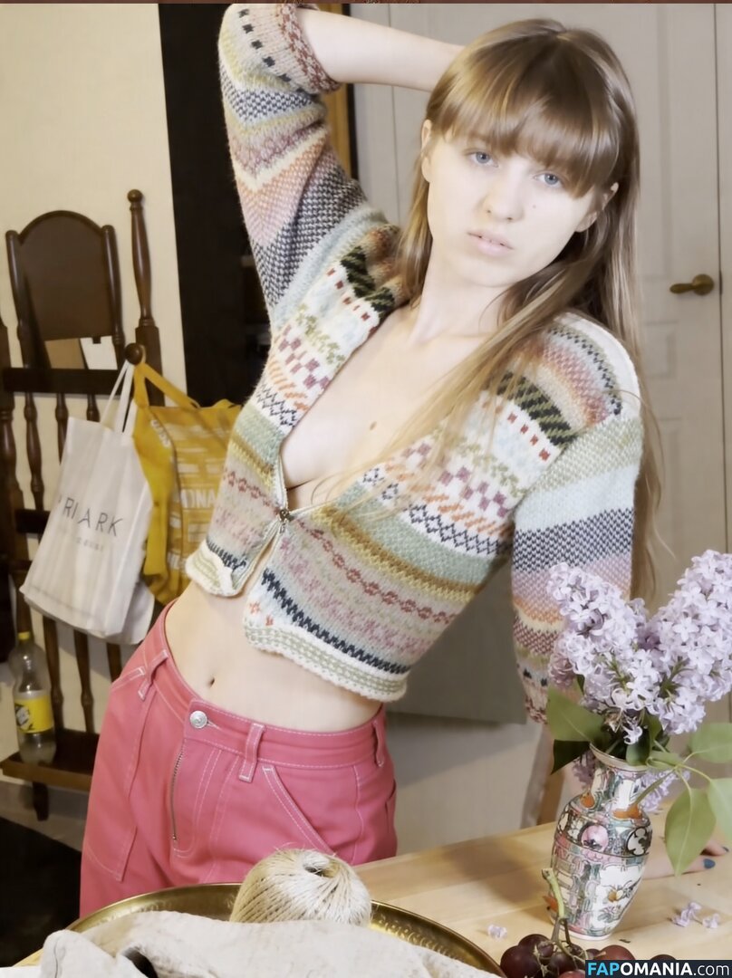 Maria Hermie / Masha.and.no.bear Nu OnlyFans  Foto vazada #8