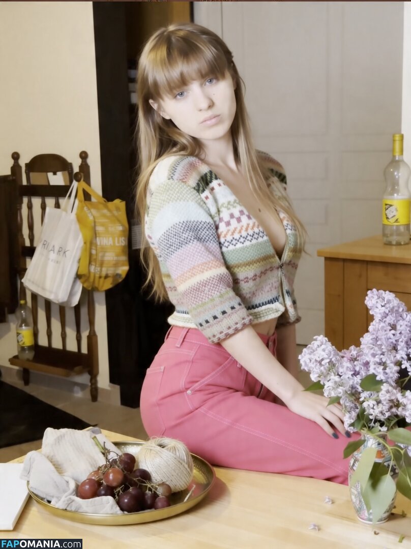 Maria Hermie / Masha.and.no.bear Nu OnlyFans  Foto vazada #13