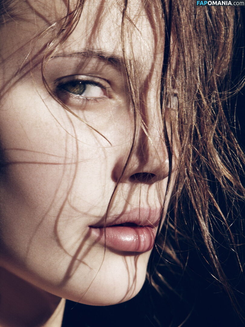 Marine Vacth / https: / marine_vacth / marinvacth Nu OnlyFans  Foto vazada #2