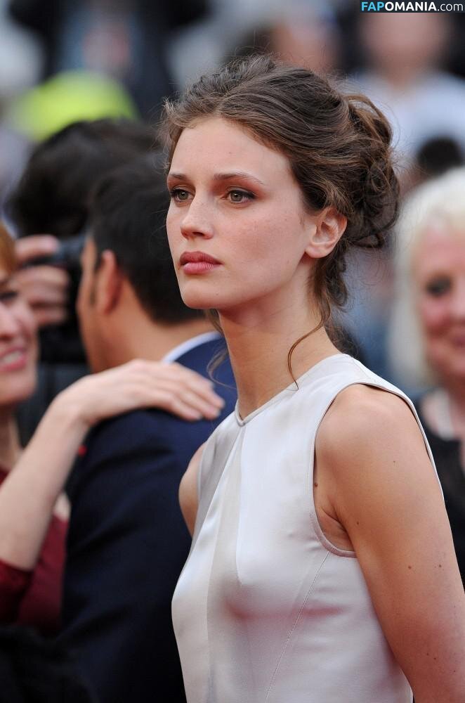 Marine Vacth / https: / marine_vacth / marinvacth Nu OnlyFans  Foto vazada #7