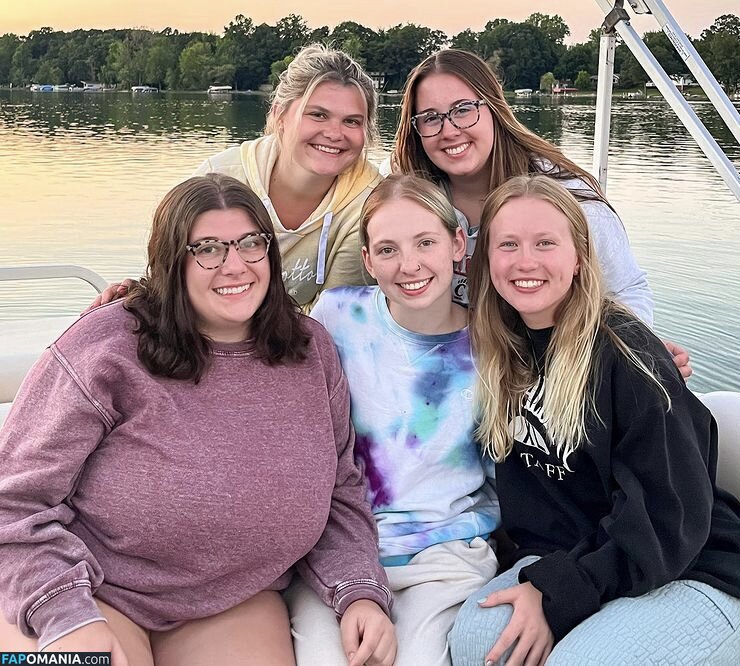 Maura / maurahiggins / pennyliciouss Nu OnlyFans  Foto vazada #6