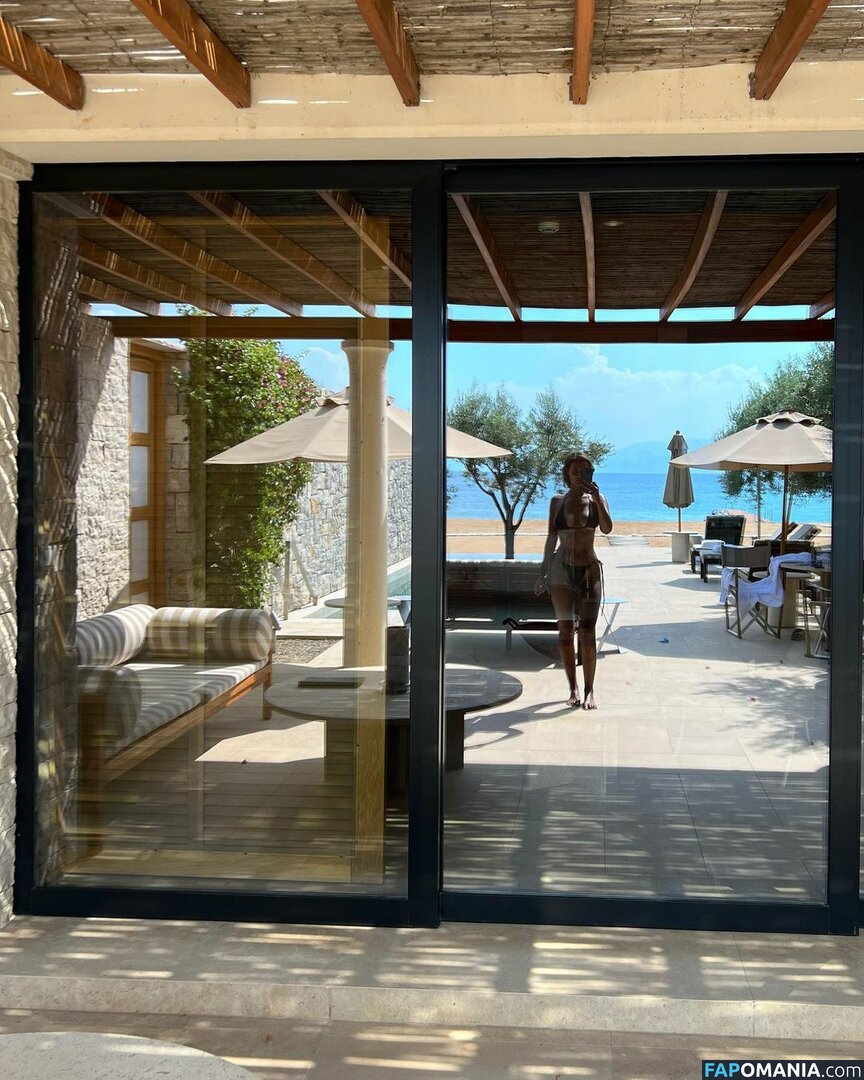 Maya Jama / mayajama Nu OnlyFans  Foto vazada #143