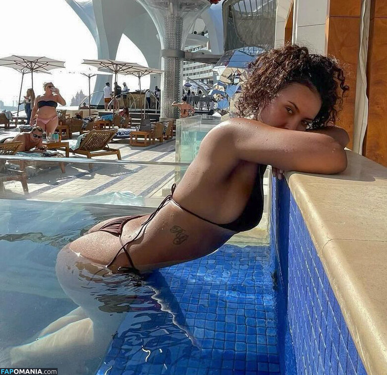 Maya Jama / mayajama Nu OnlyFans  Foto vazada #733