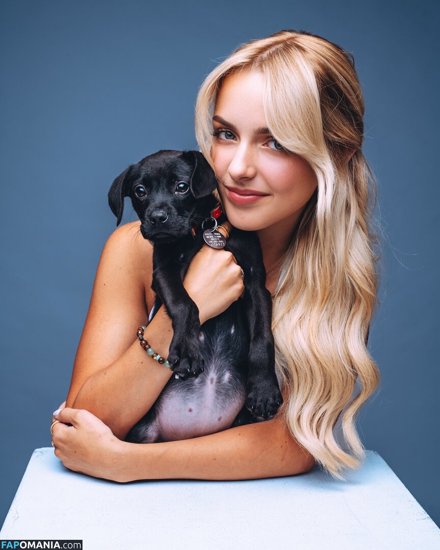 Mckenna Grace / mckennagrace / mckennagraceful Nu OnlyFans  Foto vazada #183