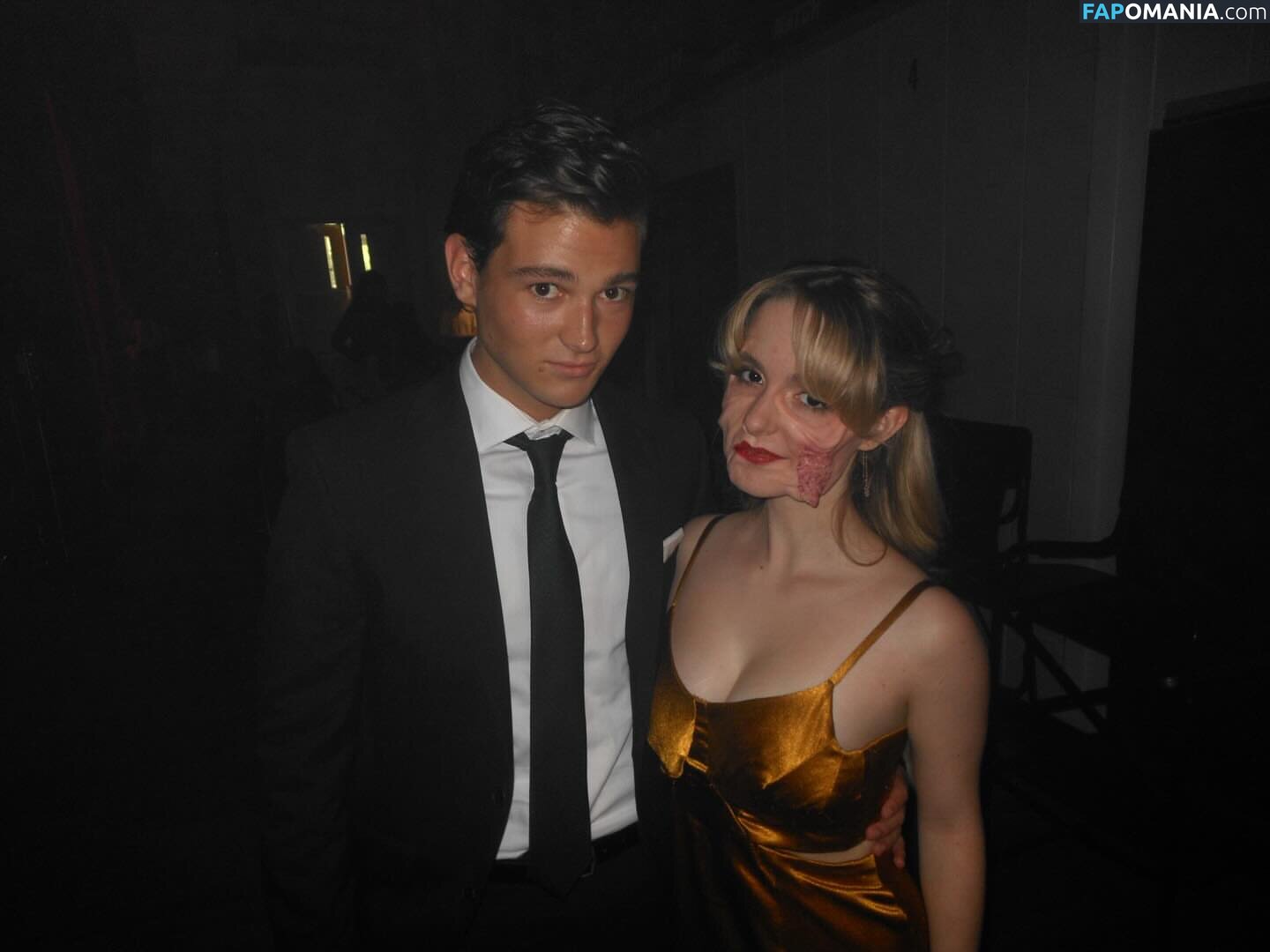 Mckenna Grace / mckennagrace / mckennagraceful Nu OnlyFans  Foto vazada #189