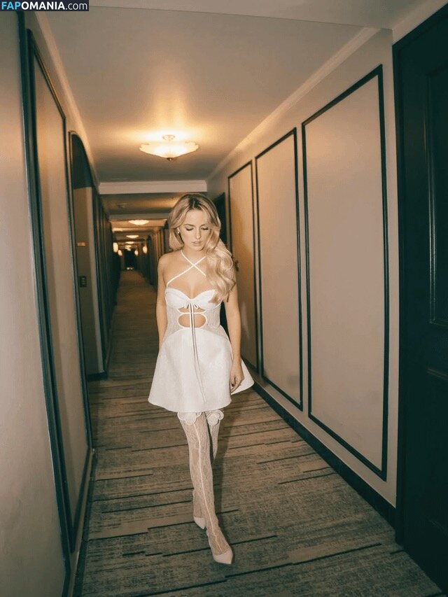 Mckenna Grace / https: / mckennagrace / mckennagraceful Nu OnlyFans  Foto vazada #244