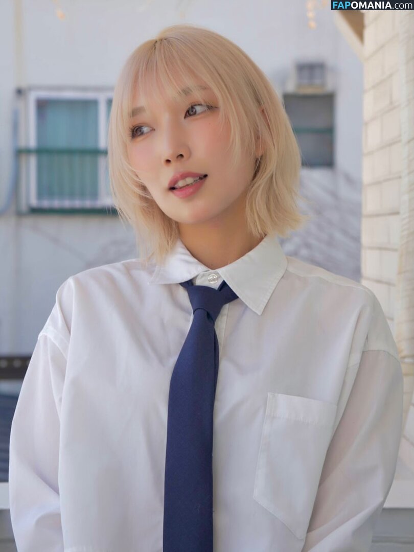 Mea Shimotsuki / https: / melomea030 Nu OnlyFans  Foto vazada #3