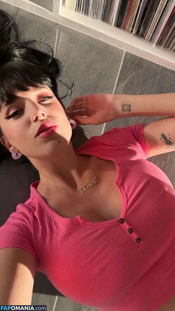 Desire (desire_musicofficial / Megan Louise / desire_musicofficial Nu OnlyFans  Foto vazada #3
