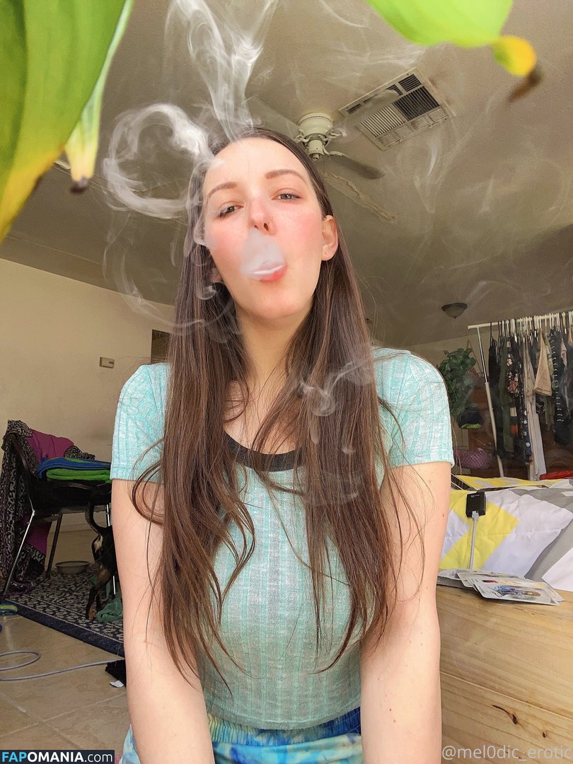 mel0dic_erotic / mel0dicerotic Nu OnlyFans  Foto vazada #13