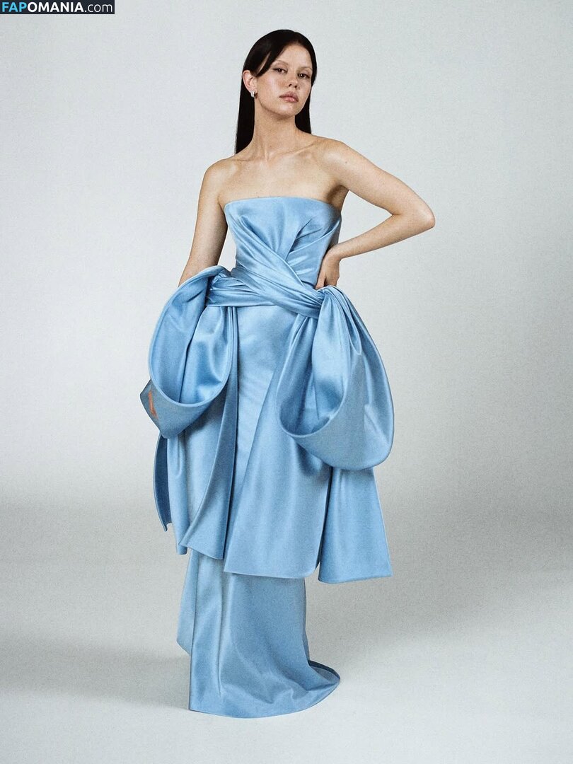 Mia Goth / goth.mia / officalmiagoth Nu OnlyFans  Foto vazada #126