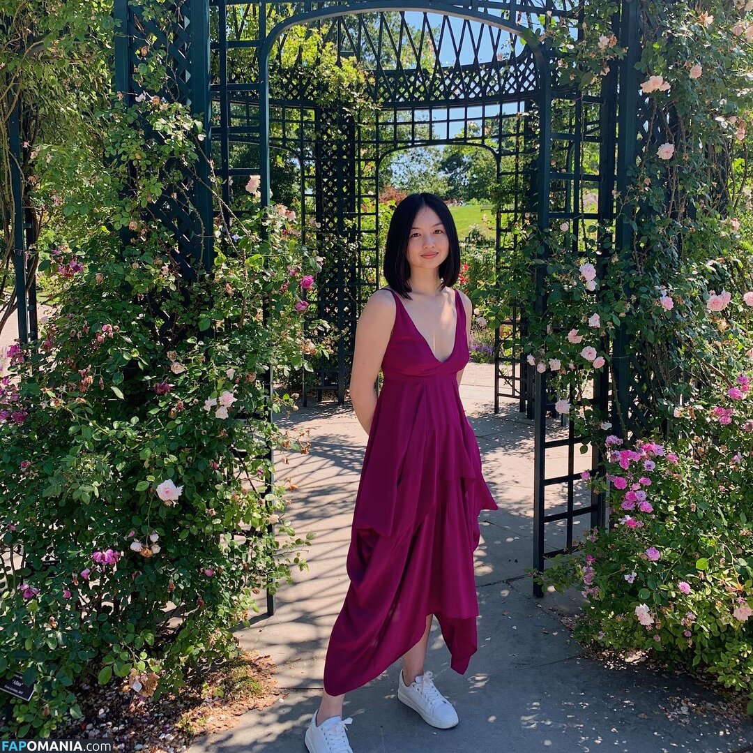 Michaela Zee / michaelazee / sheismichaela Nu OnlyFans  Foto vazada #3