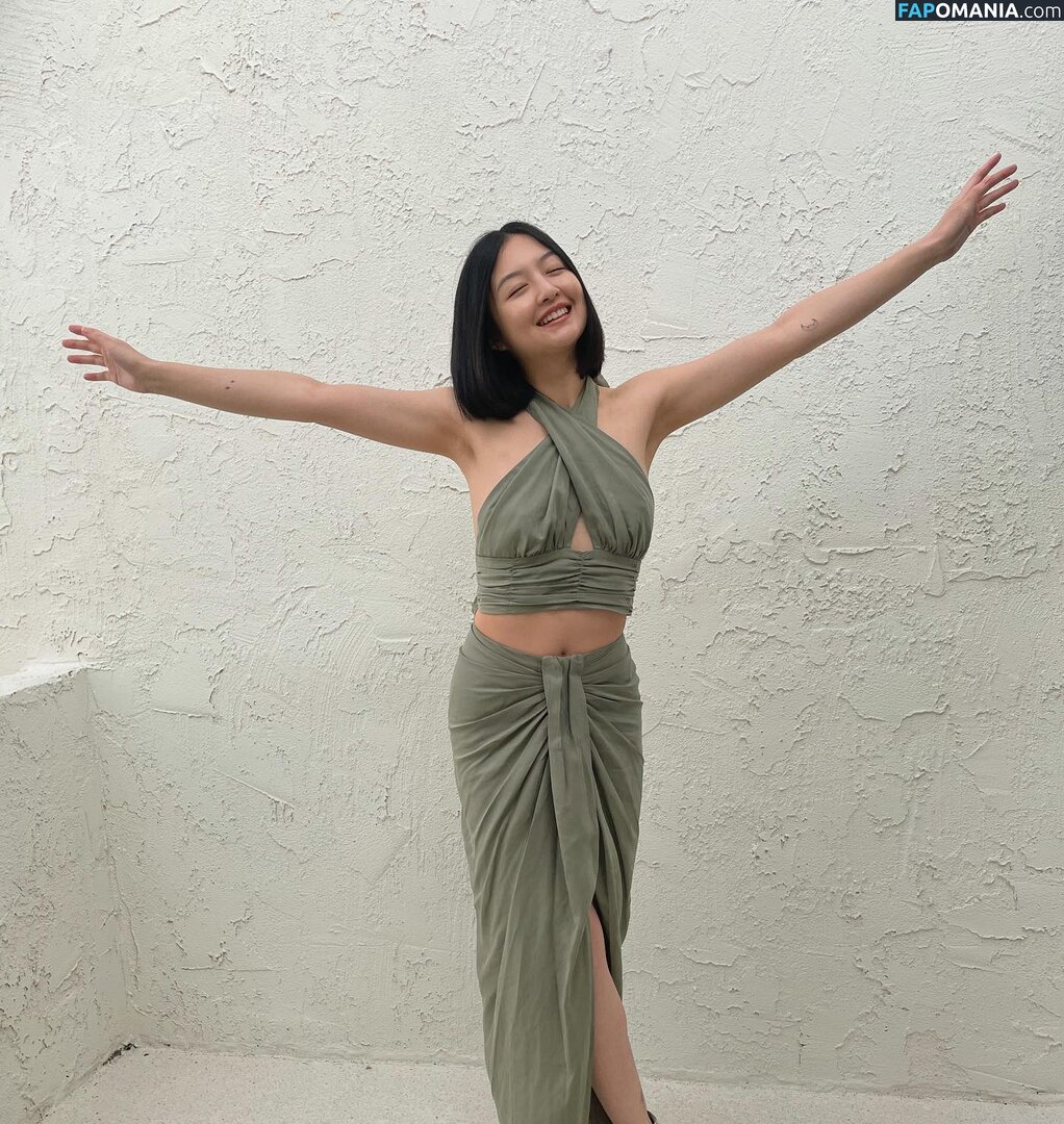 Michaela Zee / michaelazee / sheismichaela Nu OnlyFans  Foto vazada #12