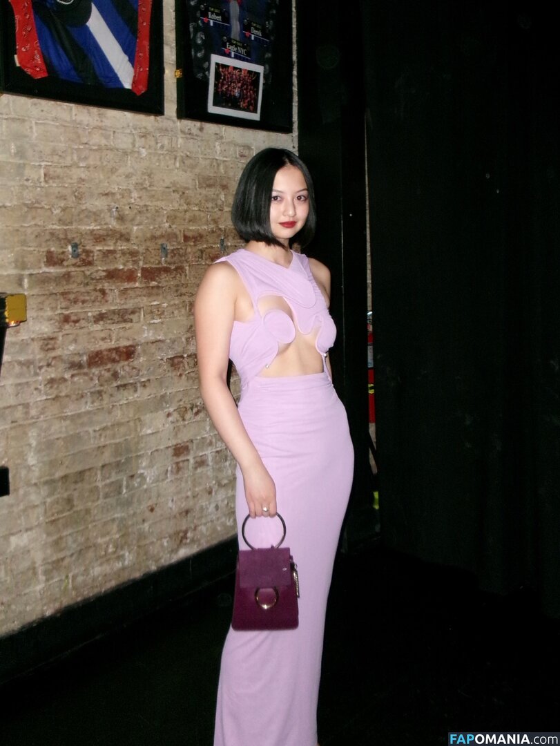 Michaela Zee / michaelazee / sheismichaela Nu OnlyFans  Foto vazada #23