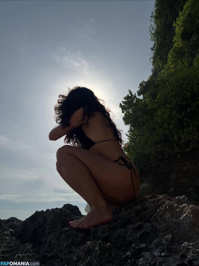 Michelle Andrade / https: / mish_andrade / mishvirmish Nu OnlyFans  Foto vazada #1