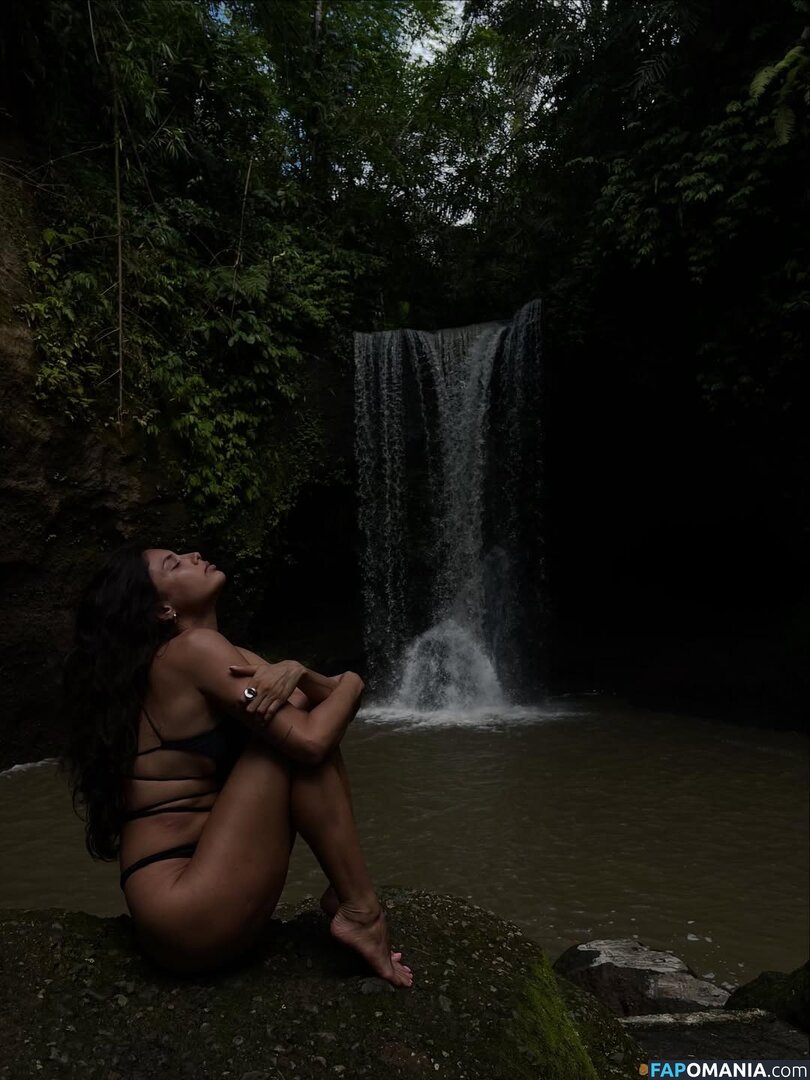 Michelle Andrade / https: / mish_andrade / mishvirmish Nu OnlyFans  Foto vazada #7