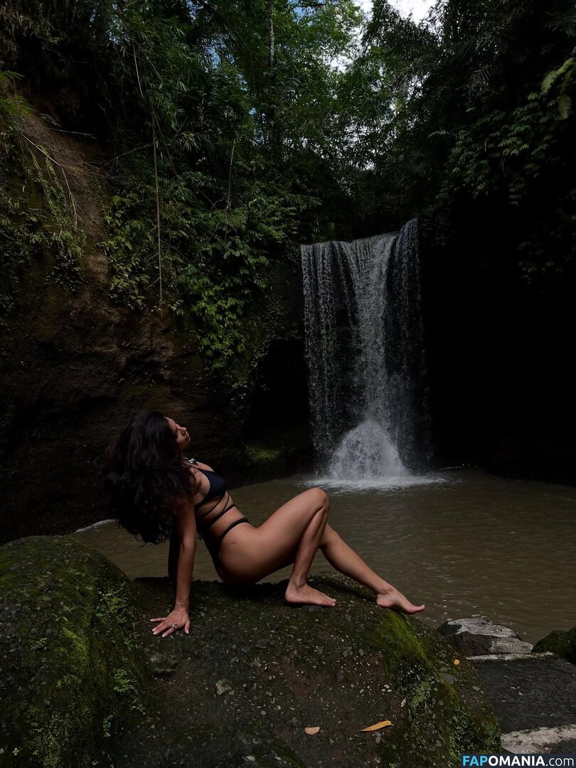 Michelle Andrade / https: / mish_andrade / mishvirmish Nu OnlyFans  Foto vazada #13
