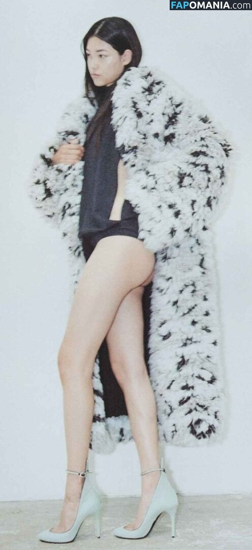 Mika Schneider / mikaschndr Nu OnlyFans  Foto vazada #4