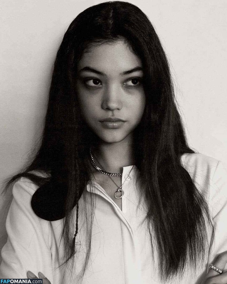 Mika Schneider / mikaschndr Nu OnlyFans  Foto vazada #5